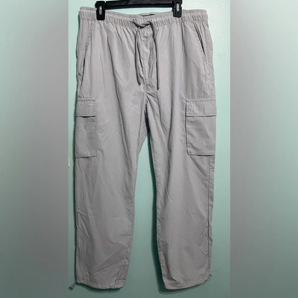 Forever 21 Gray Cargo Pants with Utility Design - Picture 1 of 4